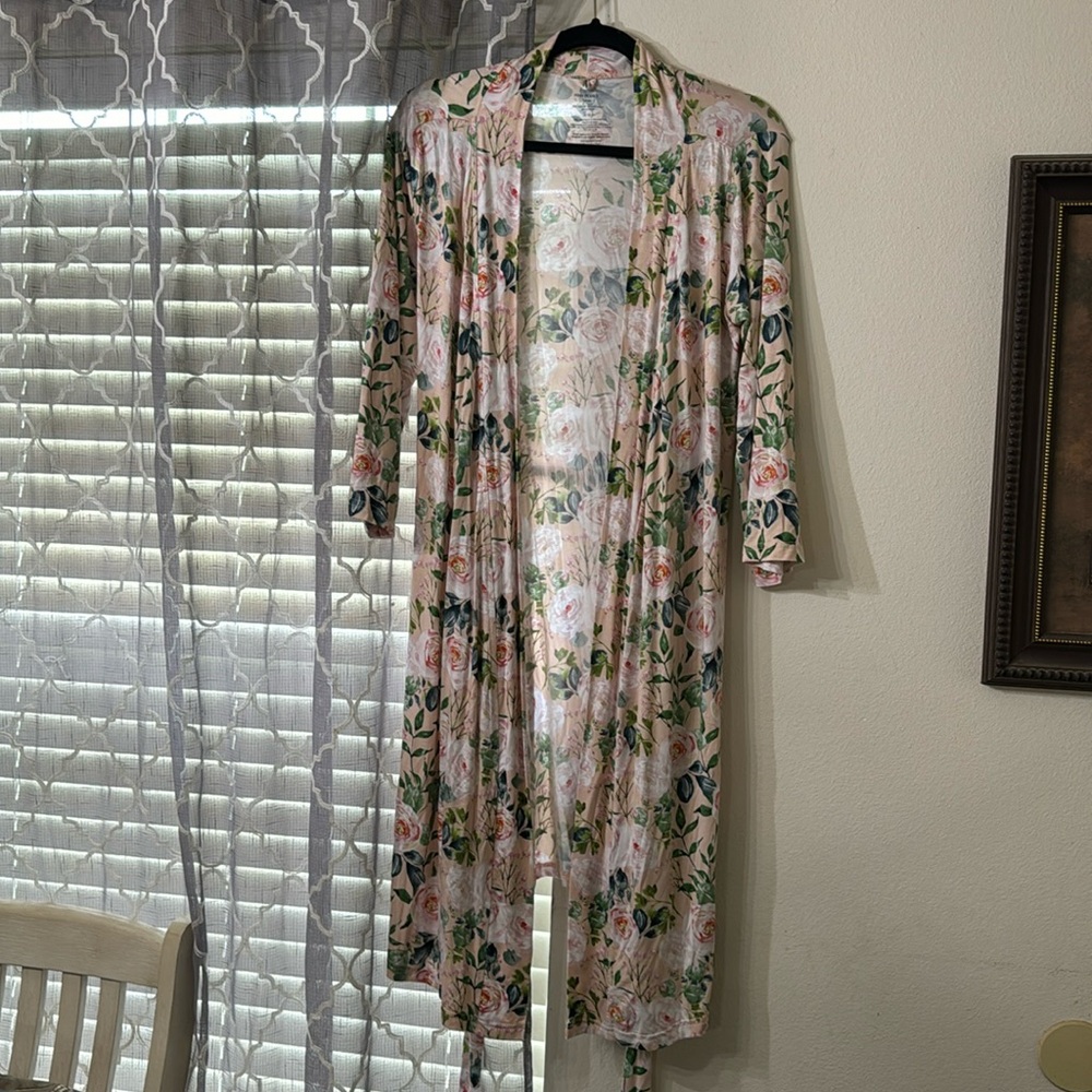 Posh Peanut floral robe size Large